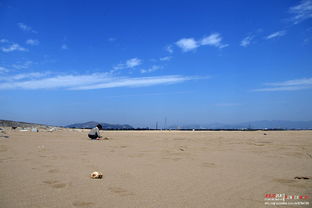 黄沙地 白云天